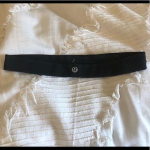 black lululemon headband